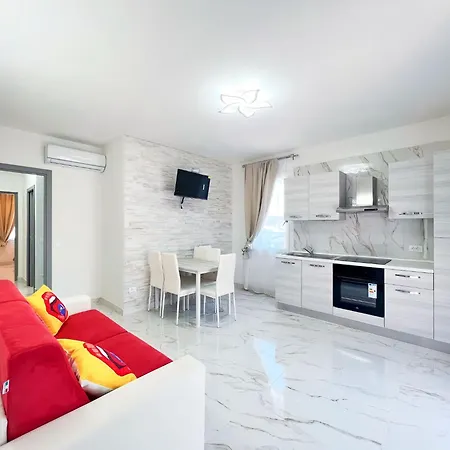 Apartment Modern Flat With Terrace For Large Families In *