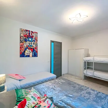 Modern Flat With Terrace For Large Families In Apartment *